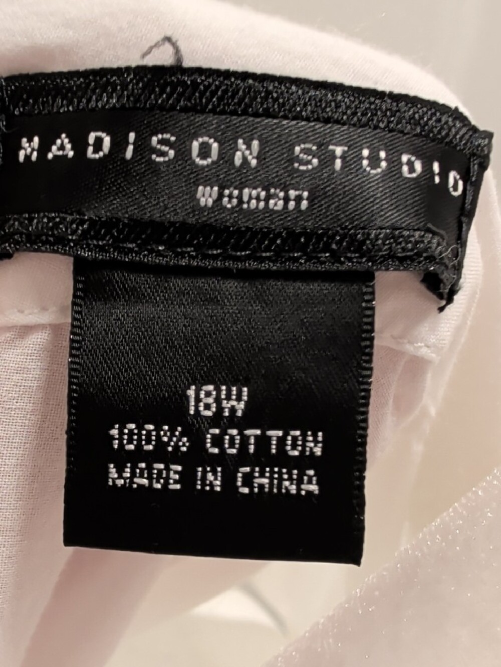 MADISON STUDIO Size 18W- Pre-Owned Stunning White Sleeveless Eyelet Neck Top - Picture 10 of 10